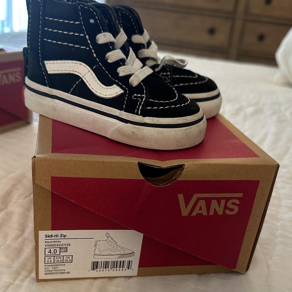 Vans Kids Sk8-Hi Zip Black and White Sneakers